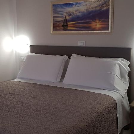 Hotel Margherita Meuble ซีร์มิโอเน ภายนอก รูปภาพ