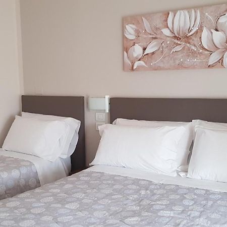 Hotel Margherita Meuble ซีร์มิโอเน ภายนอก รูปภาพ