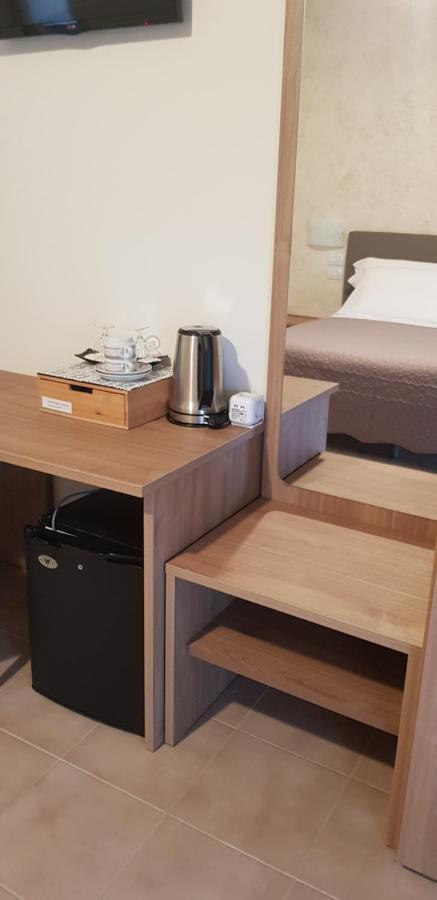 Hotel Margherita Meuble ซีร์มิโอเน ภายนอก รูปภาพ