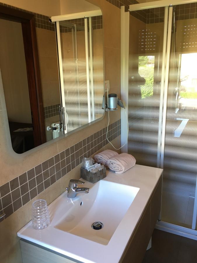 Hotel Margherita Meuble ซีร์มิโอเน ภายนอก รูปภาพ