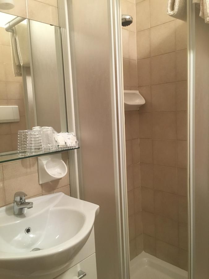 Hotel Margherita Meuble ซีร์มิโอเน ภายนอก รูปภาพ