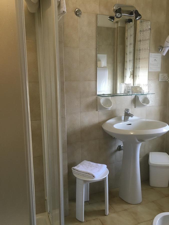 Hotel Margherita Meuble ซีร์มิโอเน ภายนอก รูปภาพ