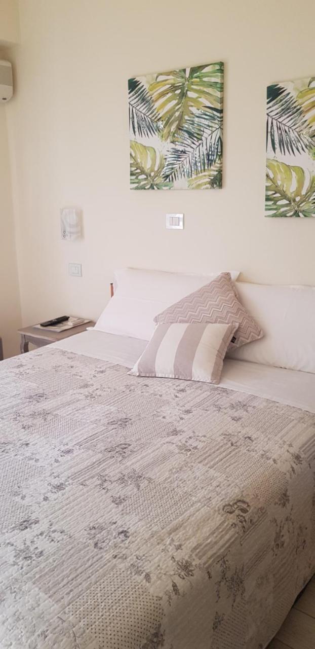 Hotel Margherita Meuble ซีร์มิโอเน ภายนอก รูปภาพ